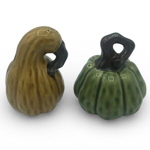 VINTAGE GOURD Salt and Pepper Shakers, Fall, Leaves, Family, Country Kitchen